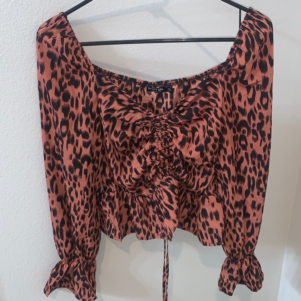 Boohoo women’s leopard print top